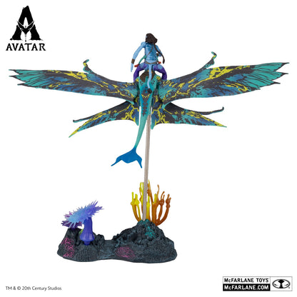 Avatar 2, figurine Neytiri sur son Banshee de dos