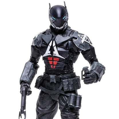 Batman, figurine Arkham Knight McFarlane en gros plan