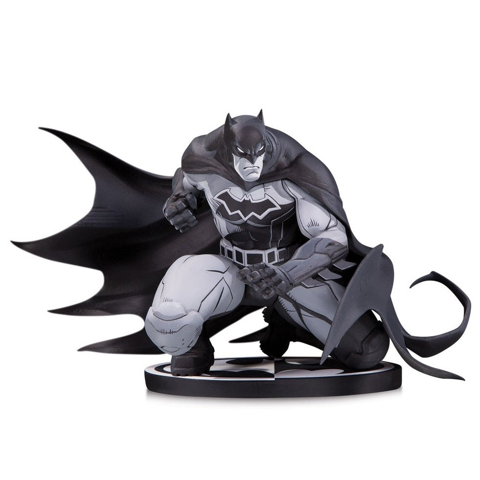 Batman Black and White par Joe Madureira statuette vu de face