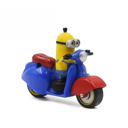 Despicable Me minion sur scooter Mondo Motors vu de profil