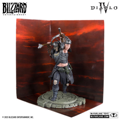 Diablo 4 figurine Common Death Blow Barbarian McFarlane avec le décor