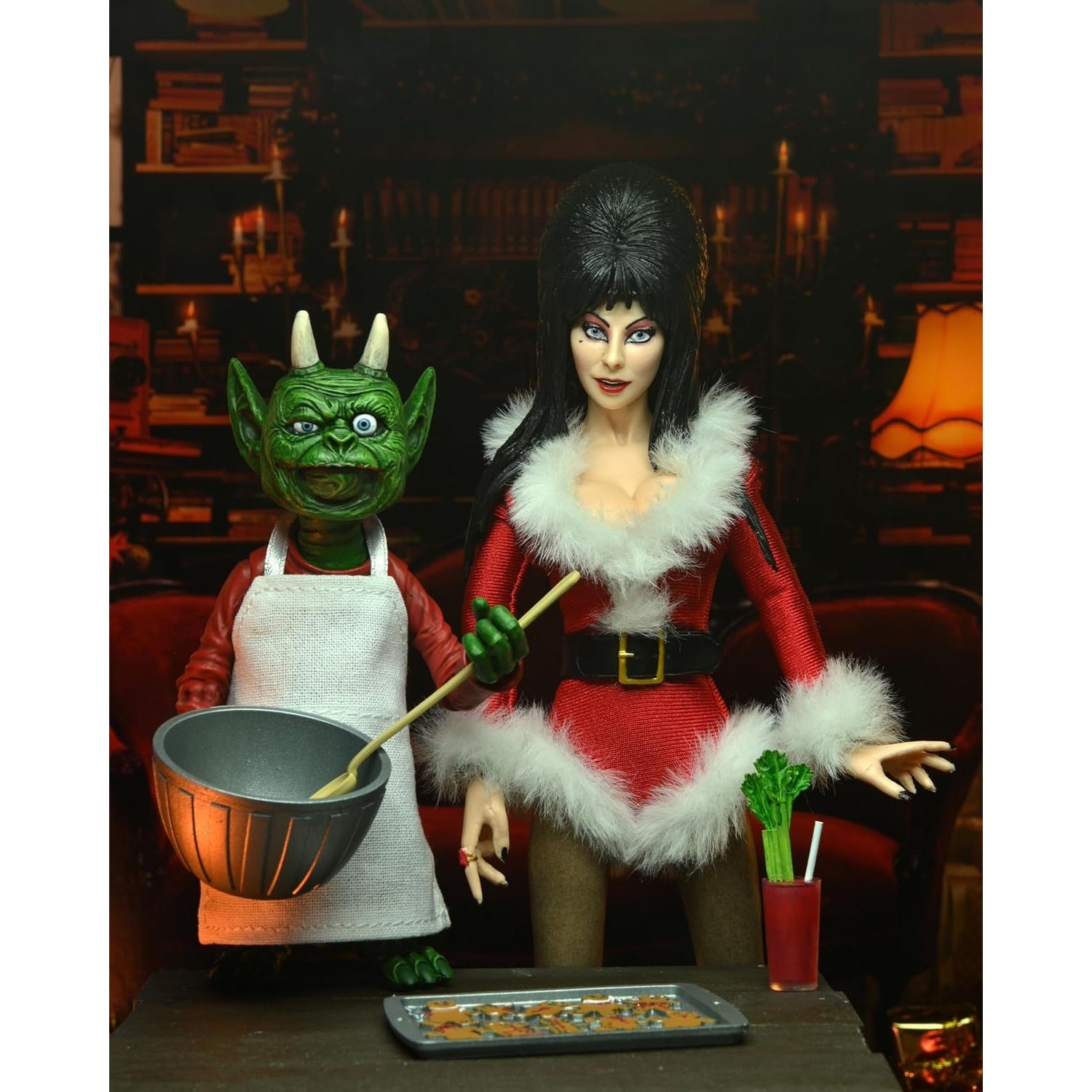 Figurine Elvira's Scary Xmas en action