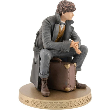 Fantastic Beast figurine Wizarding World Newt Scamander de profil