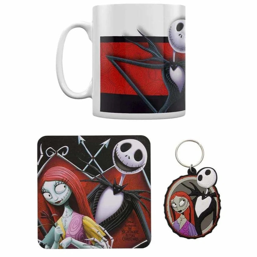 Ensemble cadeau de Nightmare Before Christmas avec une tasse, un sous-verre et un porte-clés vue d'ensemble
