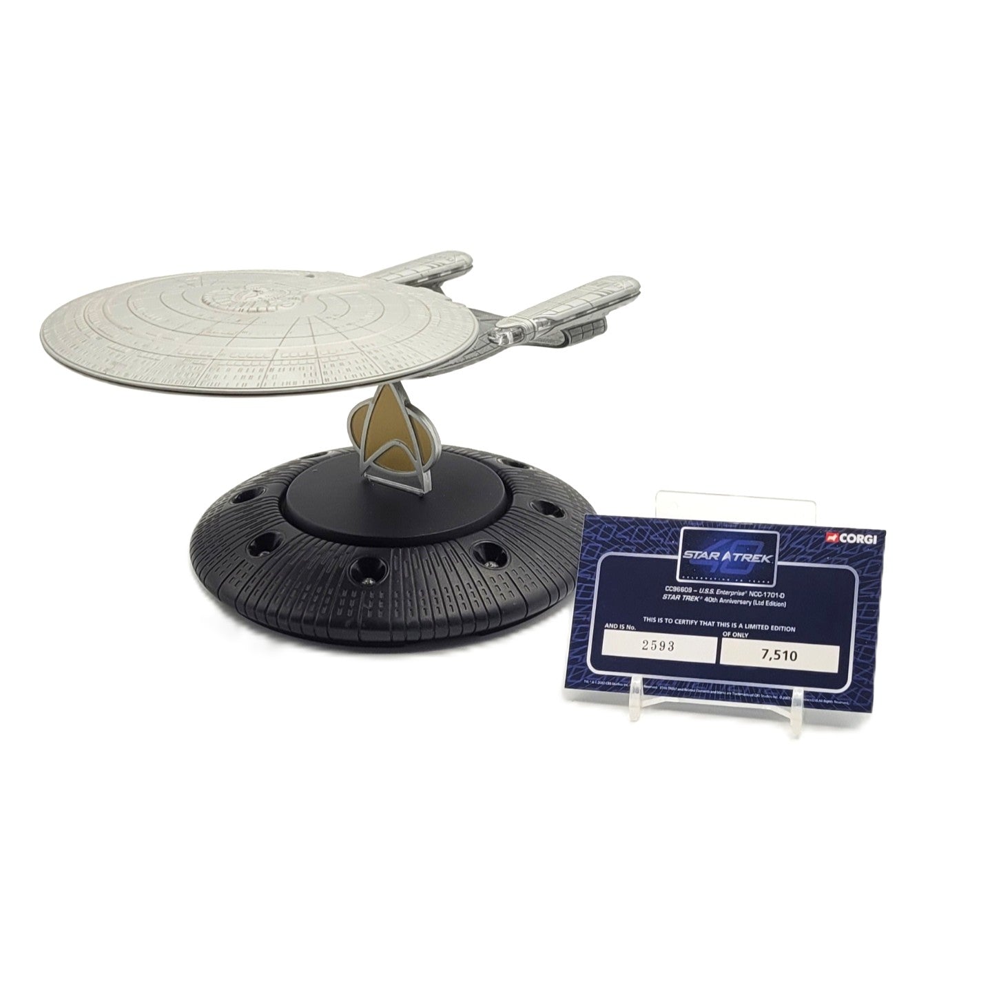 Star Trek U.S.S. Enterprise NCC-1701-D (40th anniversary) Corgi avec certificat d'authenticité