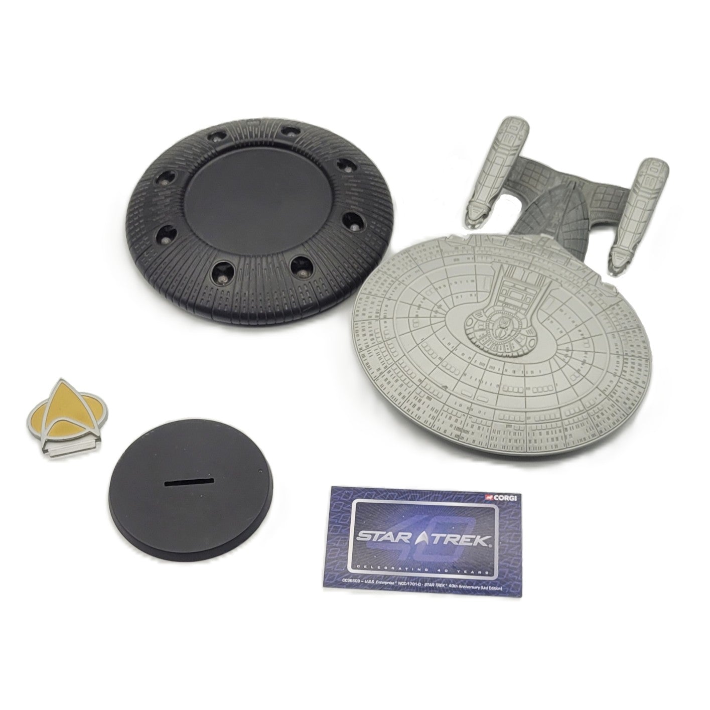 Star Trek U.S.S. Enterprise NCC-1701-D (40th anniversary) Corgi avec accessoires