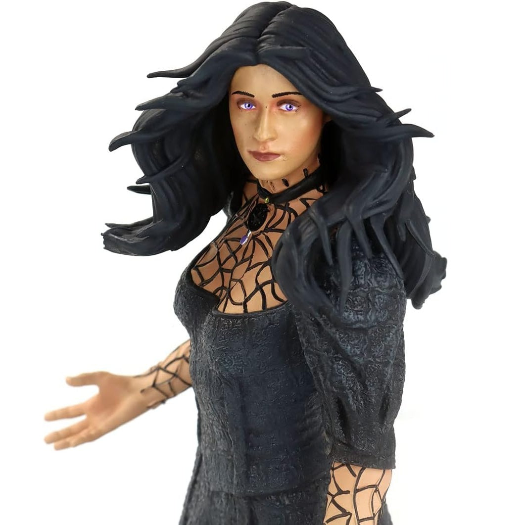 The Witcher figurine 9" Yennefer Dark Horse deluxe en gros plan