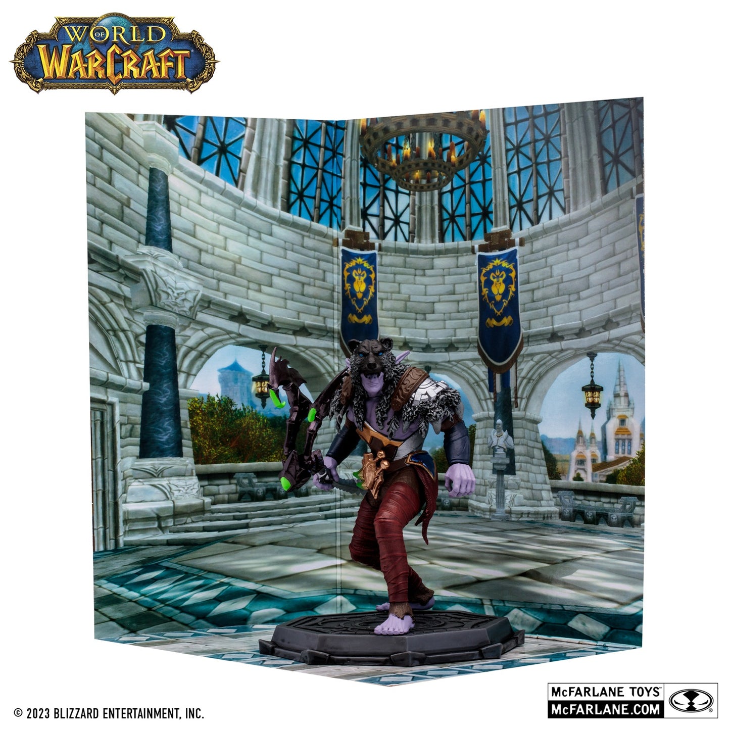 World of Warcraft, figurine Elf Druid McFarlane avec le fond