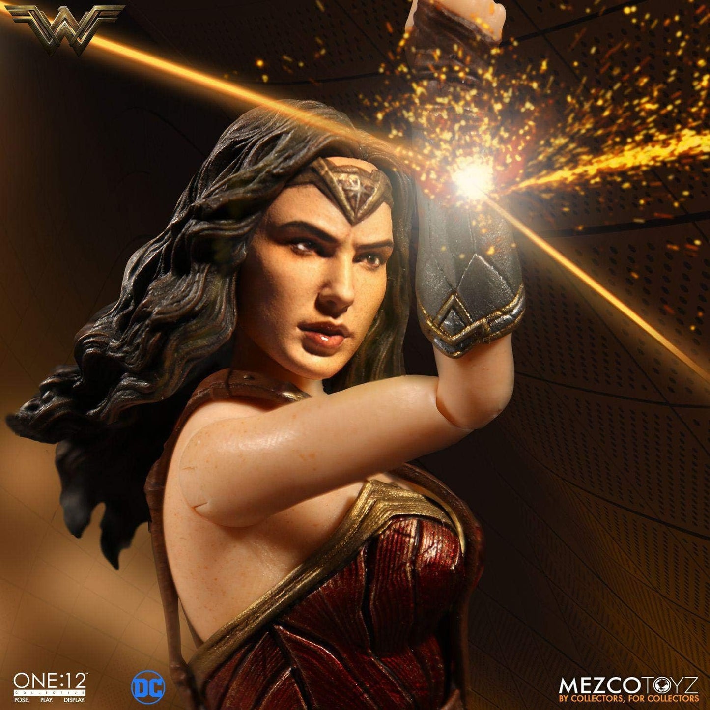 Wonder Woman figurine One:12 par Mezco en gros plan