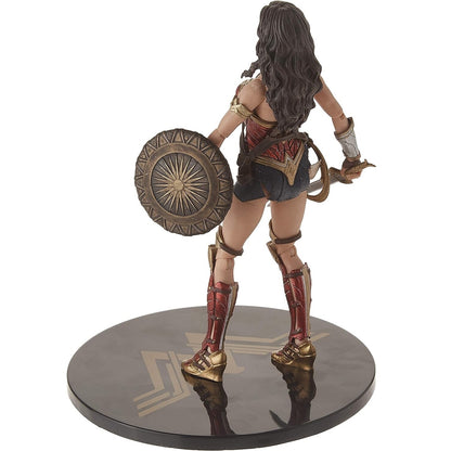 Wonder Woman figurine One:12 par Mezco vu de dos